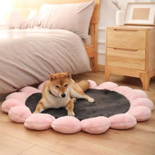 Load image into Gallery viewer, Warm Pet Bed Cute Flower Shape Cushion for Cats Dogs
