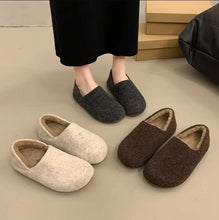 Load image into Gallery viewer, Women&#39;s Warm Fur Shoes with Velvet and Thick Bottom Lamb Hair