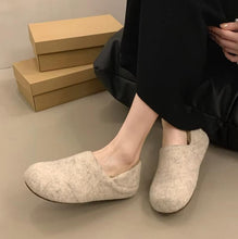 Load image into Gallery viewer, Women&#39;s Warm Fur Shoes with Velvet and Thick Bottom Lamb Hair